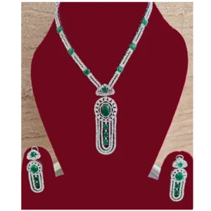 Emerald Green Necklace Set with Fine Stones Earrings Pair